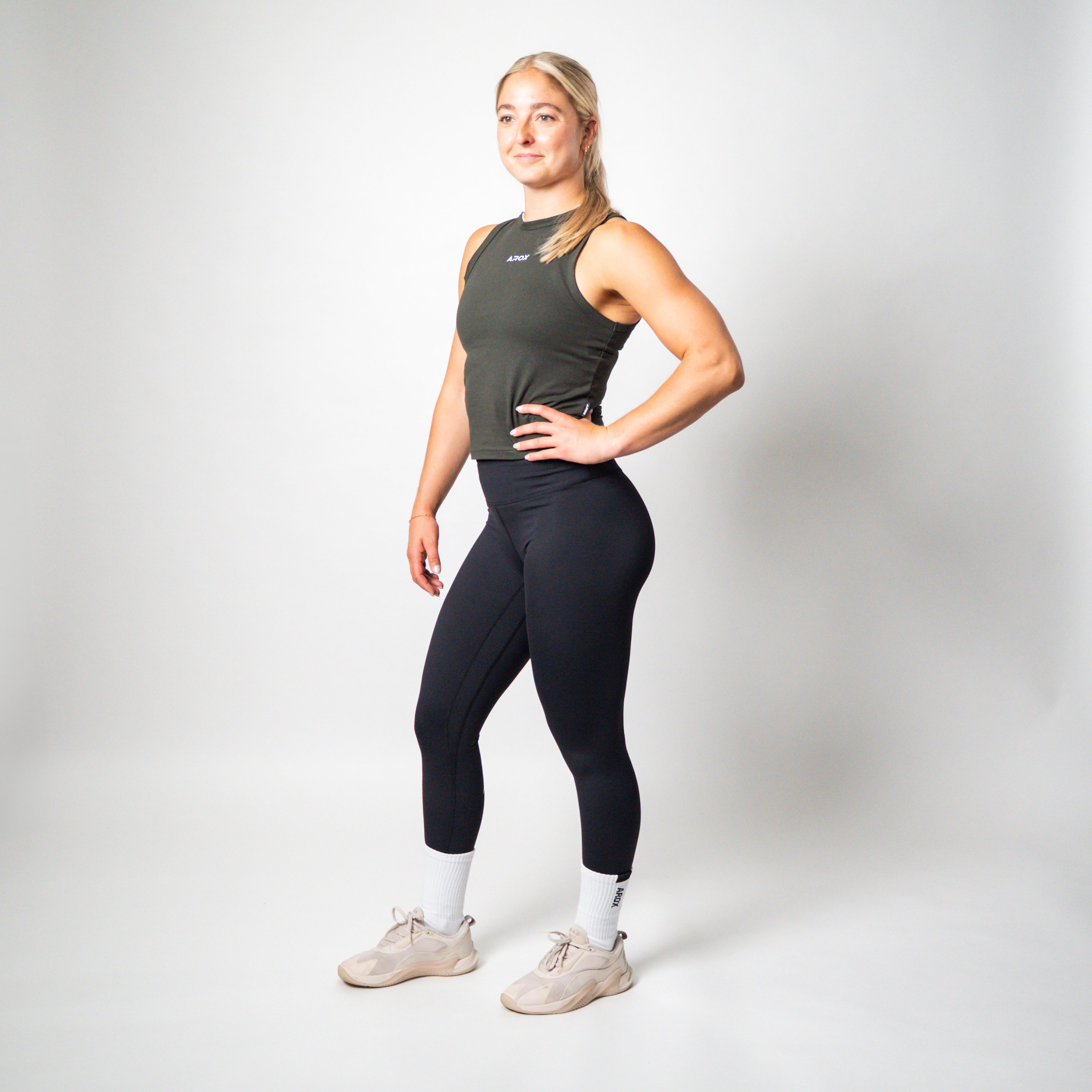 Performance tights sort